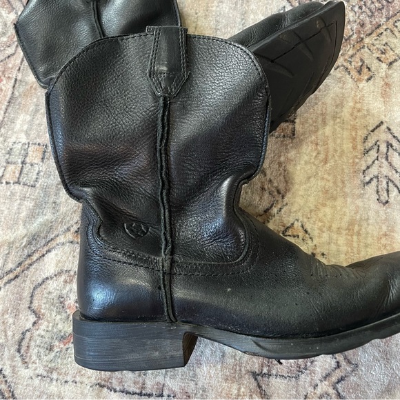 Ariat Rambler Boots in Black Leather Men’s Size 8.5 Wide | Western Cowboy Boots - Picture 10 of 16